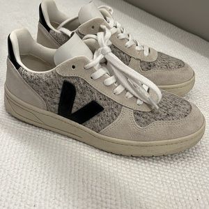 VEJA V-10 Shoes Flannel Snow/Black